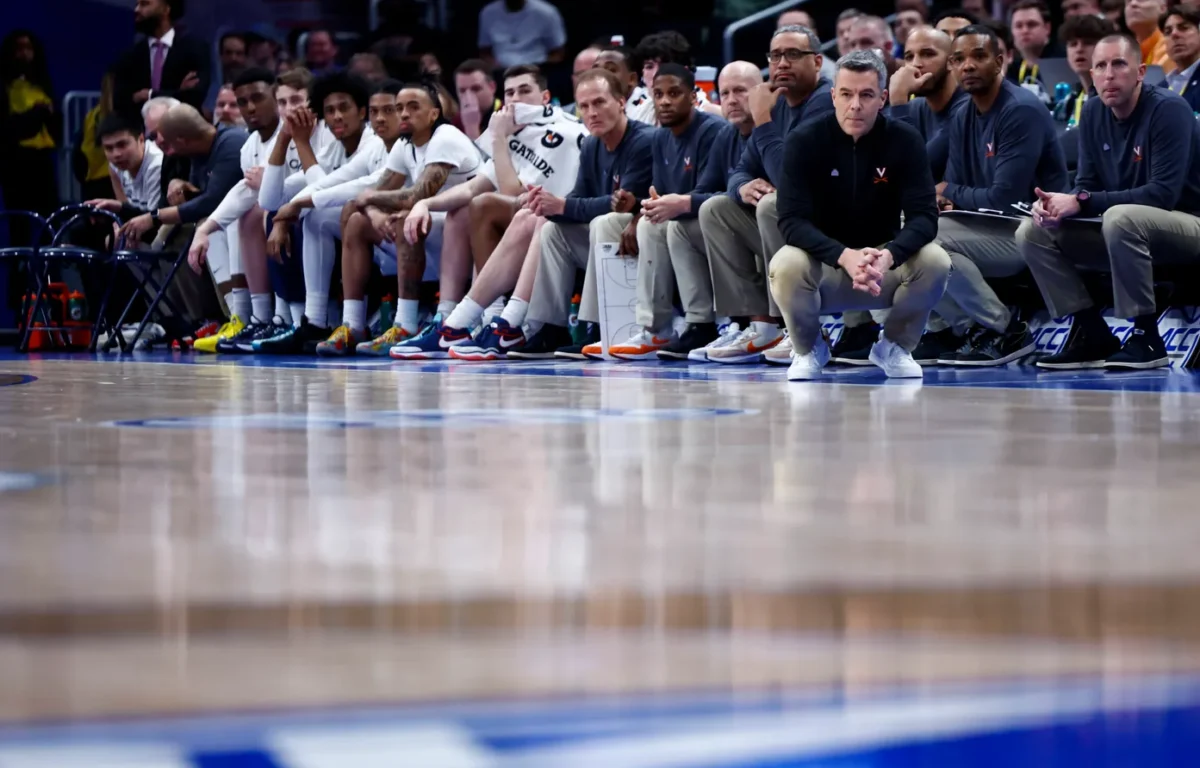 Basketball Tony Bennett