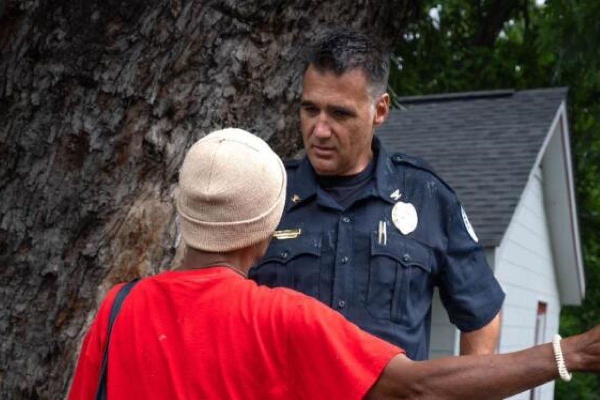 Kochis talks to citizen