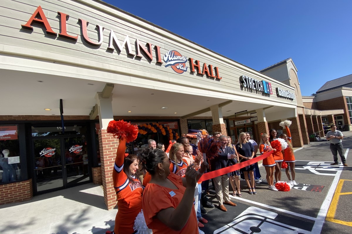Alumni Hall ribbon cutting