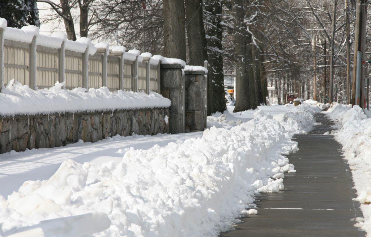 Snow Shoveled Sidewalk_Metro