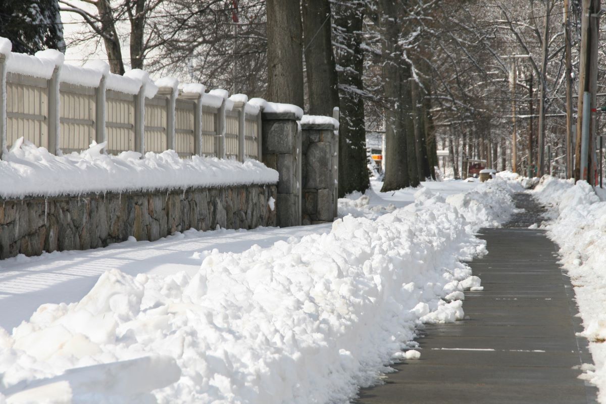 Snow Shoveled Sidewalk_Metro