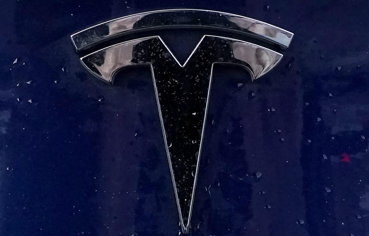 Tesla logo