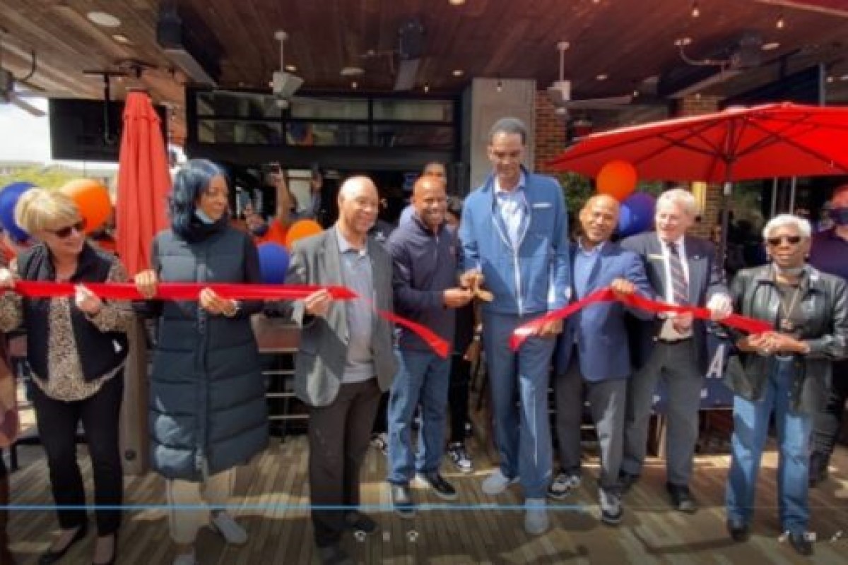 Ralphs Taproom ribbon cutting