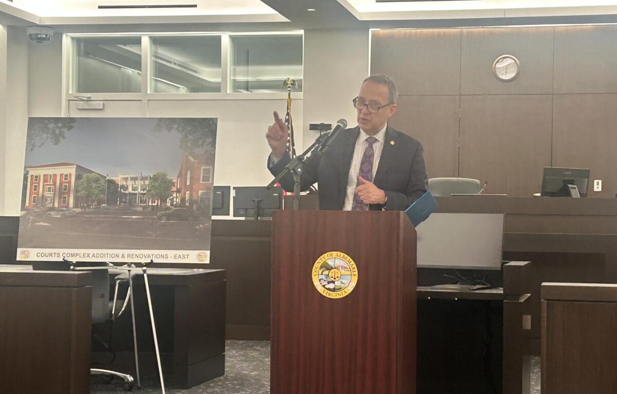 County executive Jeff Richardson speaks at the celebration of the Courthouse's completion.