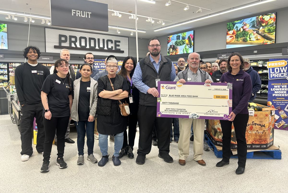 Giant makes annual donation to Blue Ridge Area Food Bank
