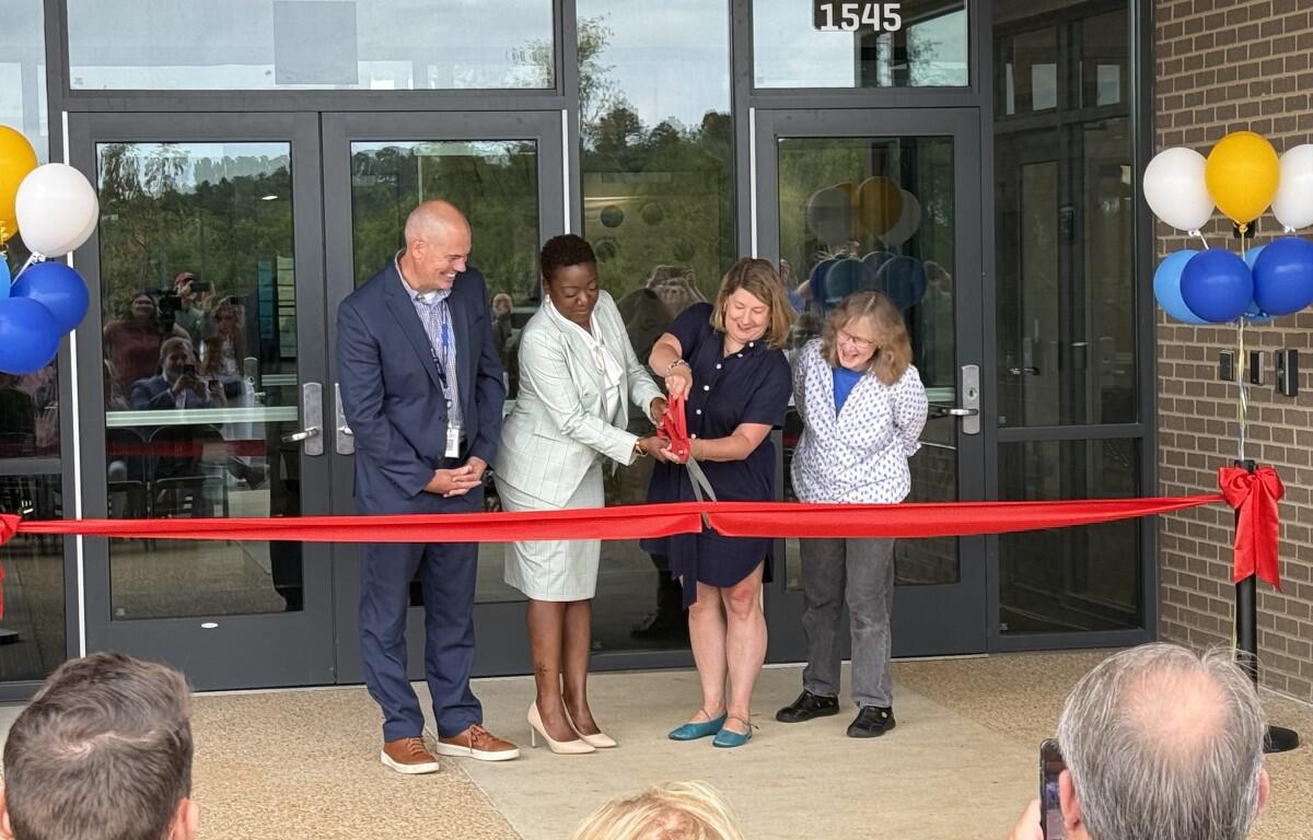 Mountain View Upper Elementary ribbon cutting