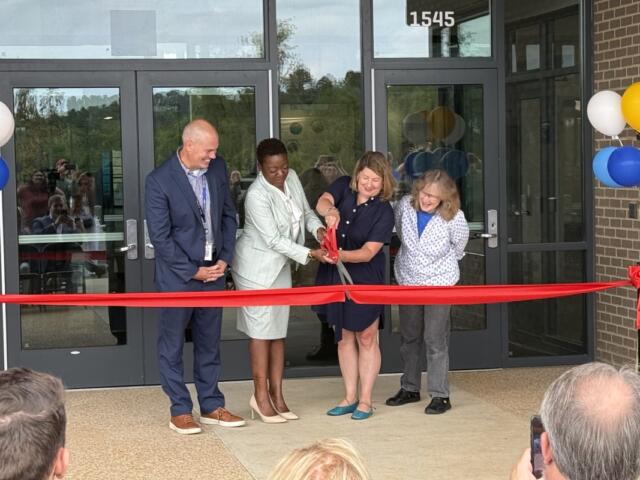 Mountain View Upper Elementary ribbon cutting