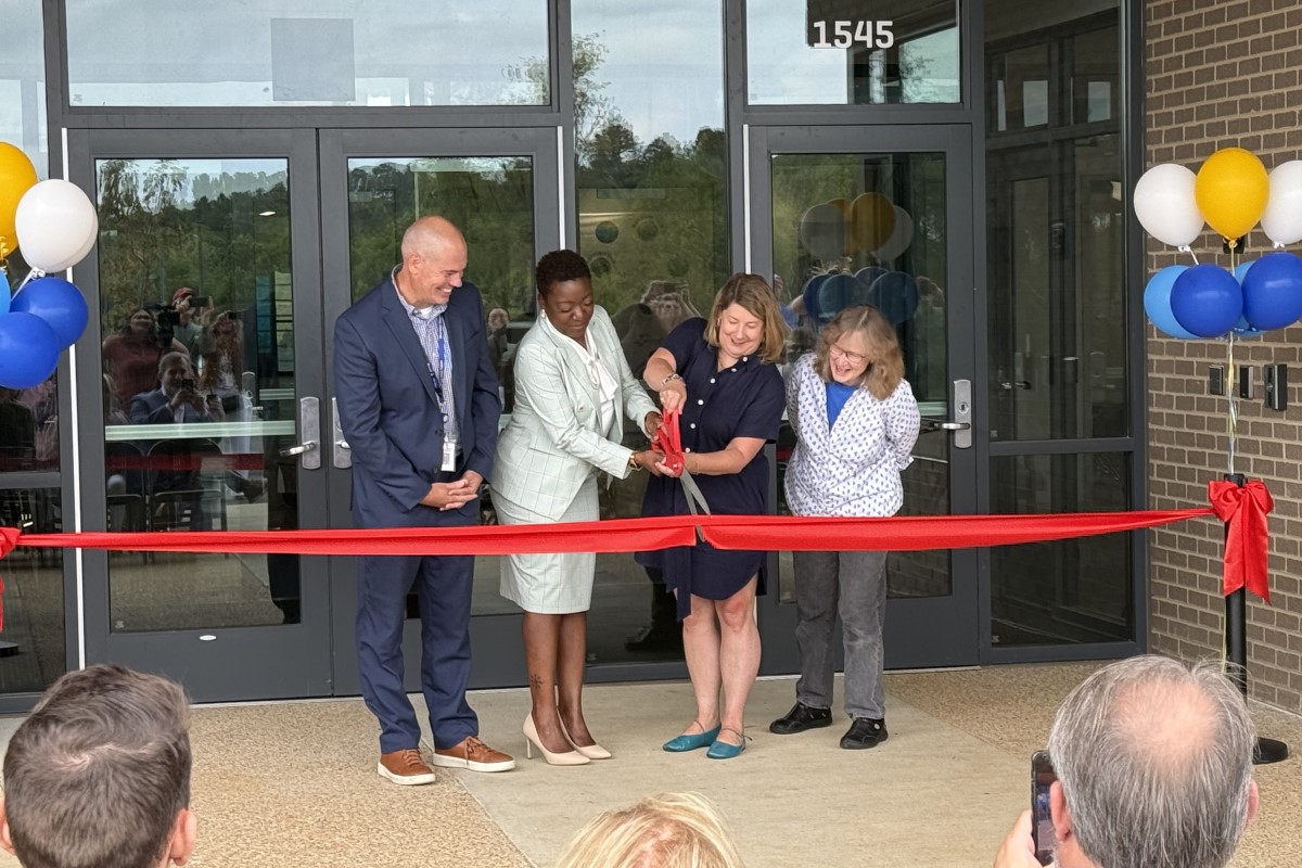 Mountain View Upper Elementary ribbon cutting