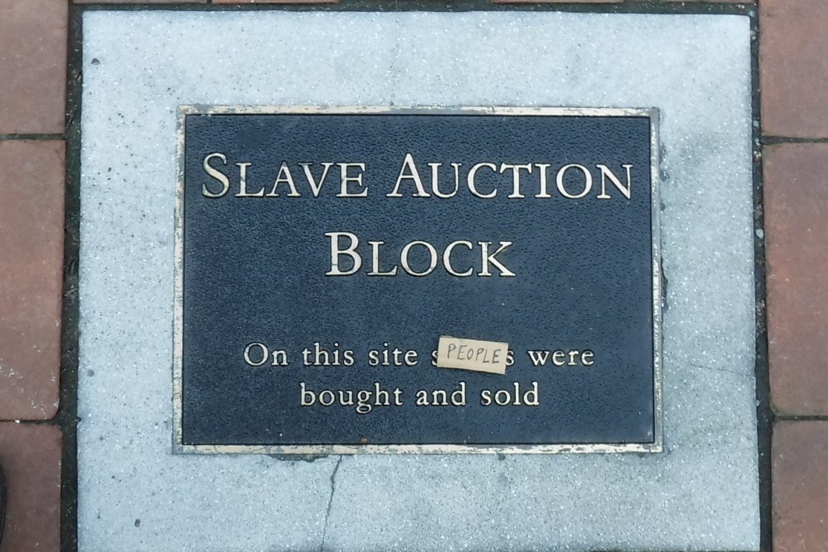 2018 photo of a temporary plaque